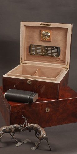 Fine new English Burl Walnut Cigar Humidor by the experts, Hillwood of London: holds 25 Cigars