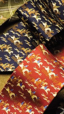 Pure silk tie: The Chase hunting scene