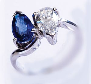 Magnificent Royal blue sapphire and diamond pear cut platinum ring