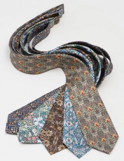 Sophisticated pure silk ties for the artistic man: homage to the English designer William Morris