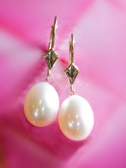 Elegant 11mm Teardrop Pearl and 14ct Gold Earrings.