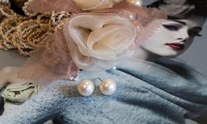 Beautiful large 10-11mm pearl and 14ct yellow gold stud earrings from the Hawaiian Isles