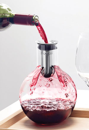 Smart new red wine aerating carafe by Danish design company Eva Solo