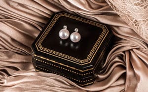Fabulous natural AAA Japanese Akoya Pearl, Diamond and 14 Carat White Gold Stud Earrings: 8.5mm