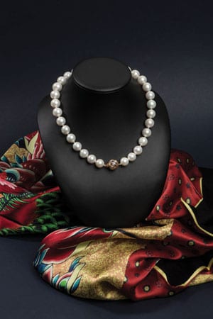 Luxurious new large single strand pearl, diamond and gold necklace: 'Mikado', from the Opera Collection