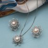 Exquisite new Perla Fiori 18ct white gold, Akoya pearl and diamond set: Earrings