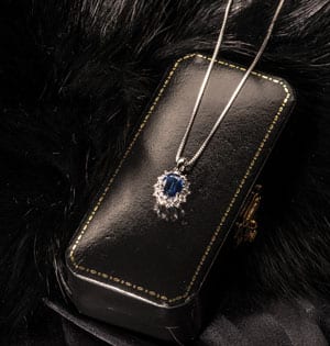 Gorgeous new blue sapphire, diamond and 18ct white gold pendant from Hatton Garden