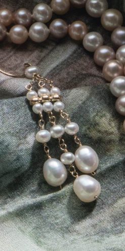 Elegant, graceful Arpeggia Chandelier Earrings from the South Seas in Natural White Pearls and 14ct Yellow Gold