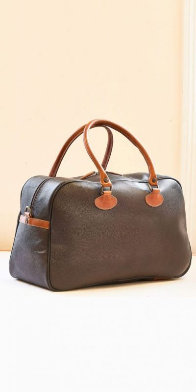 As practical as it is stylish, the excellent new grained leather brown ...