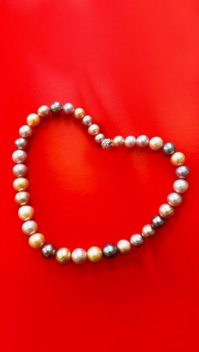 Heart-stopping, romantic new natural large Pink-Gold Orchid Pearls Golden Rain Necklace with Diamonds and 14ct White Gold: sold to a Member