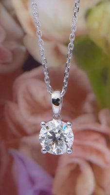 Hatton Garden diamonds: best price for the scintillating .90 Carat Round Brilliant Cut Diamond Solitaire Pendant set in Platinum: colour F, clarity VS