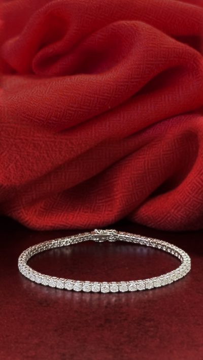 Enchanting 18ct white gold and glittering 3 carat diamond tennis bracelet: capture romance and beauty in a single bracelet—and Members save £4,350