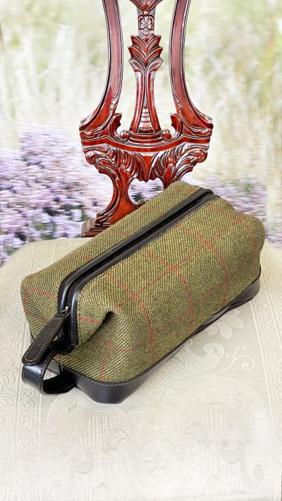 Parker-Hale Hambledon Tweed and Leather Wash Bag: best price for this gentleman's classic from the British rifle and shotgun specialists: waterproof wool blend tweed with leather and durable YKK zip