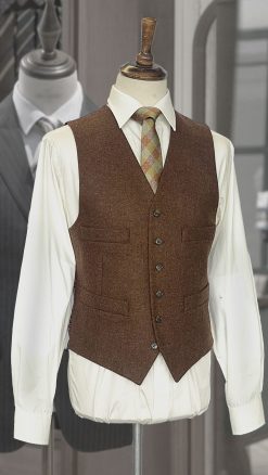 Alternative view of Gurteen and Abraham Moon: best price for heritage style in 100% wool woven by Abraham Moon in Yorkshire: beautifully tailored: last remaining sizes at exceptional Club price