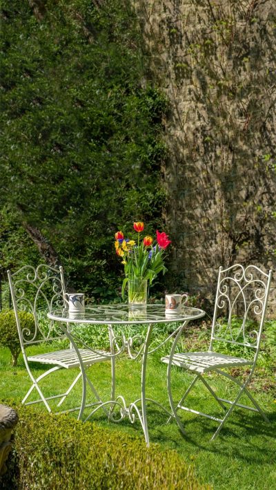 Ascalon Design Cheltenham Five-Piece Dining Set to beautifully enhance your garden, patio or conservatory by the English garden furniture experts Ascalon Design: hand finished in antique cream