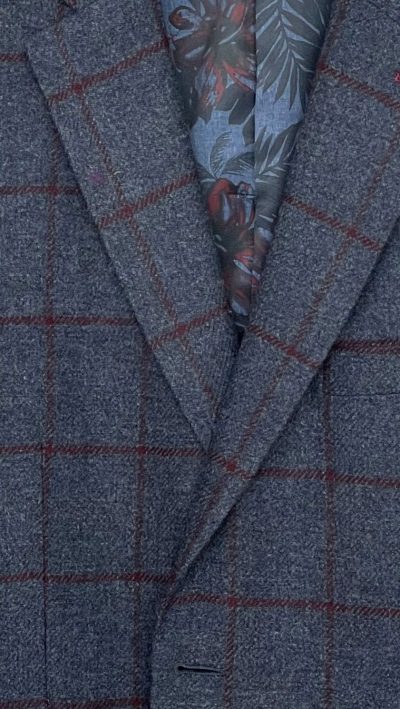 Well tailored Gurteen 1784 jacket in deep blue with burgundy overcheck: pure wool tweed woven by Abraham Moon of Yorkshire: classic British tailoring at xxclusive CountryClubuk price - Image 3