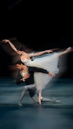 Ballet Icons Gala 20th Anniversary at the London Coliseum, international ballet performance with CountryClubuk.