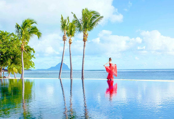 Luxury resorts and international hotels recommended by CountryClubuk.